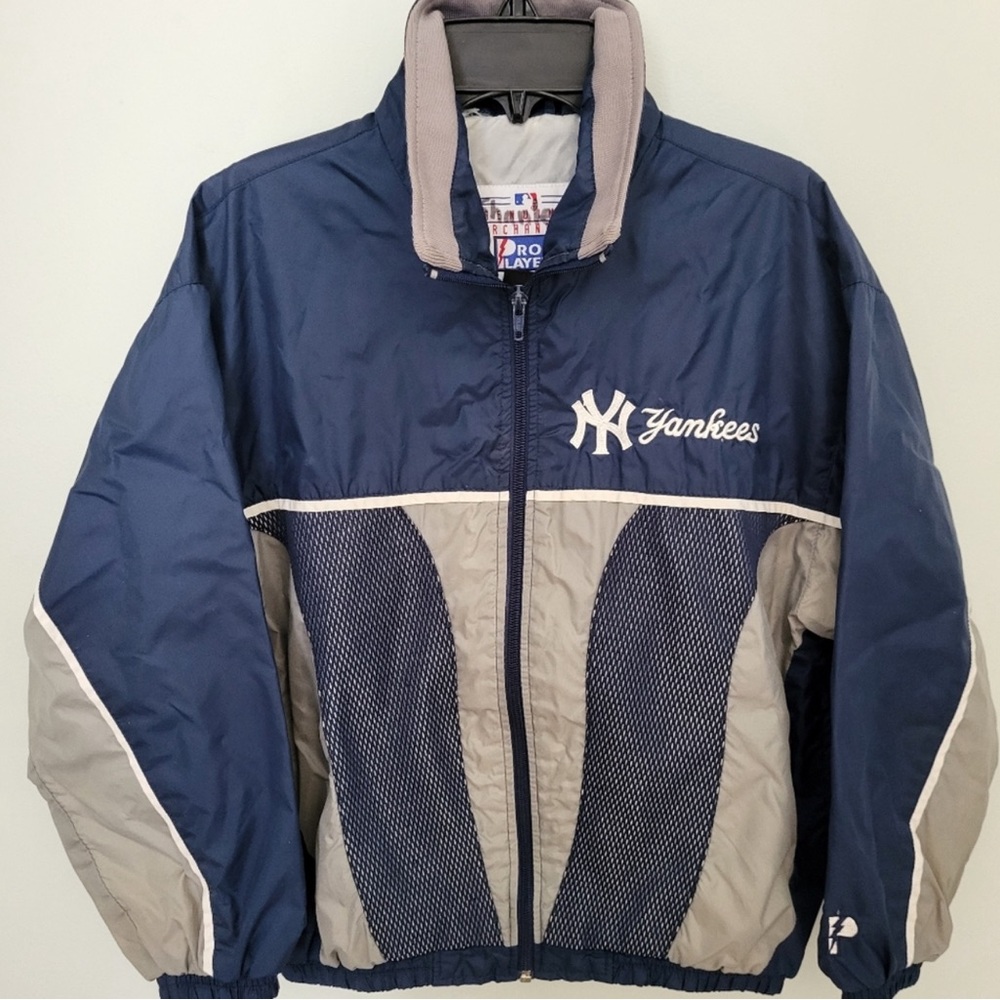 New York Yankees Boys Youth Nylon Full Zip Embroidered Windbreak Jacket Medium